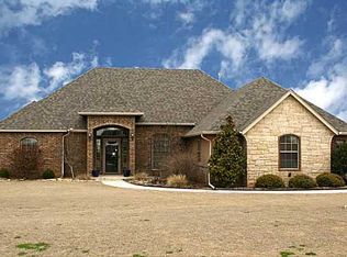 12817 SW 53rd St, Mustang, OK 73064