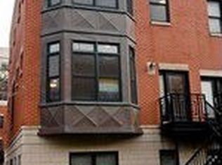 941 W College Pkwy, Chicago, IL 60608