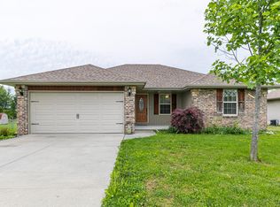 203 Dixie Ave, Clever, MO 65631