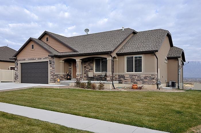1st image of 1682 N Aspen Cir