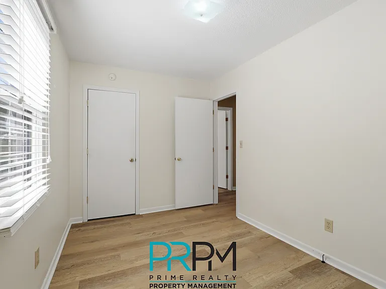 5 Parkstone Ct — Photo 16