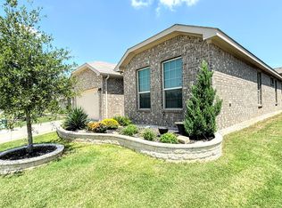 1037 Blackhorse Trl, Justin, TX 76247