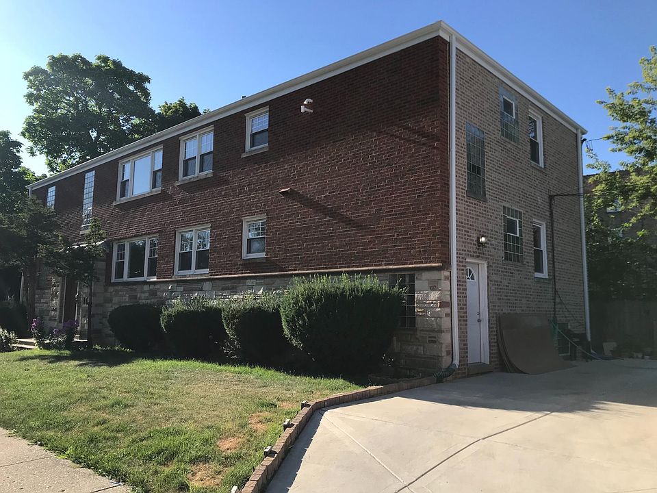 1st image of 6158 N Richmond St #2