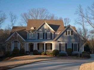 425 Ivy Hall Dr, Sandy Springs, GA 30350