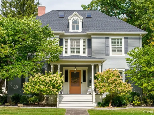 49 Academy St, Skaneateles, NY 13152