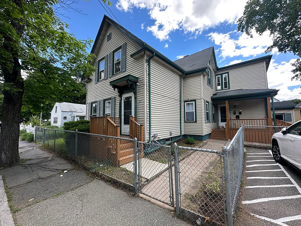 22 Clinton St #2