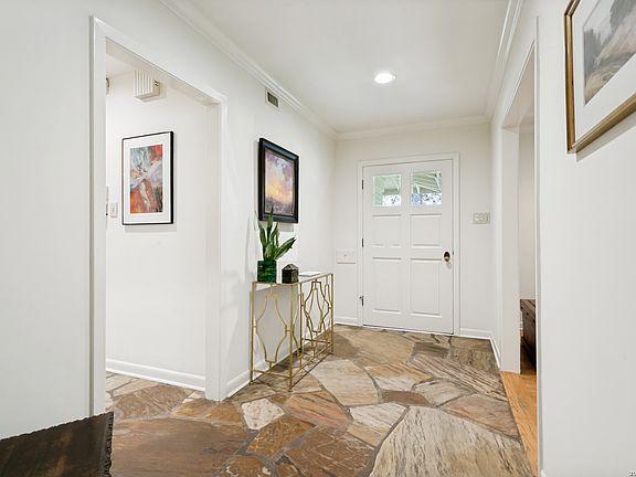 4th image of 707 COLLEGE BLVD