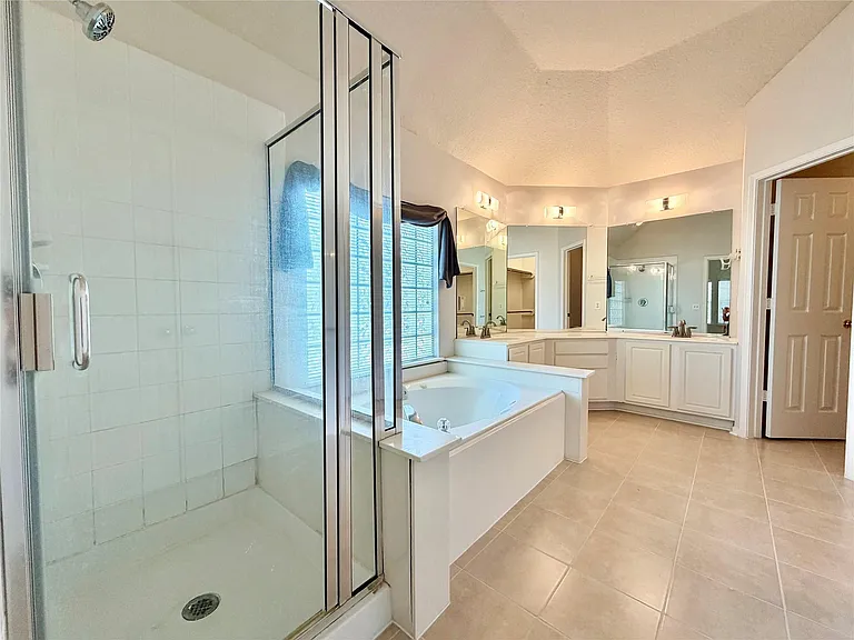 7426 Maple Run Dr — Photo 9