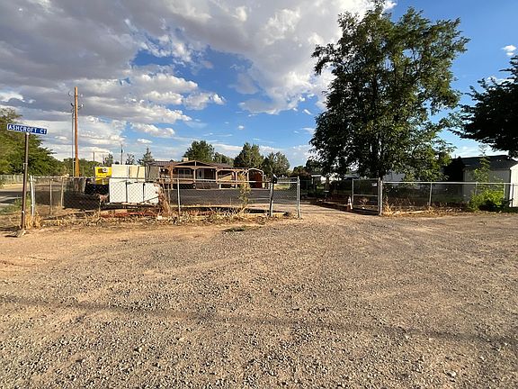 3rd image of 2 Ashcroft Ct