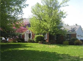 9 Monroe Pl, Cranbury, NJ 08512