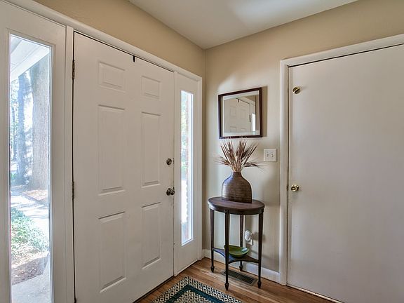 3rd image of 1017 Marys Dr