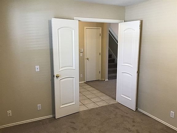 3rd image of 328 Stewart Dr
