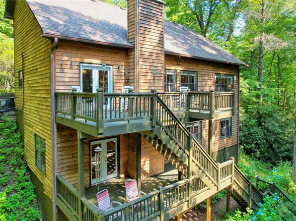 165 Chickasaw Ln, Rabun Gap, GA 30568