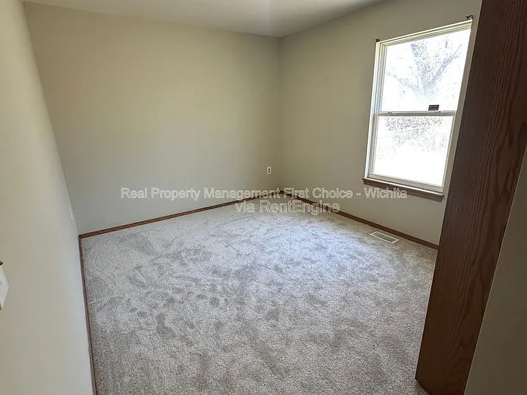 1450 N Green St — Photo 15