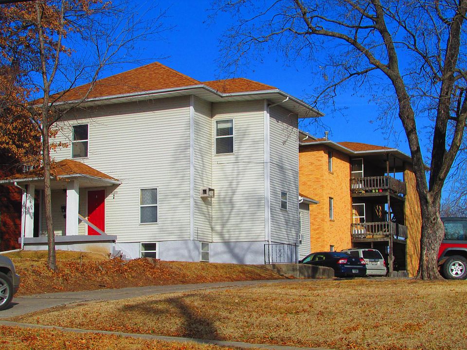 2nd image of 1603 University Ave APT D