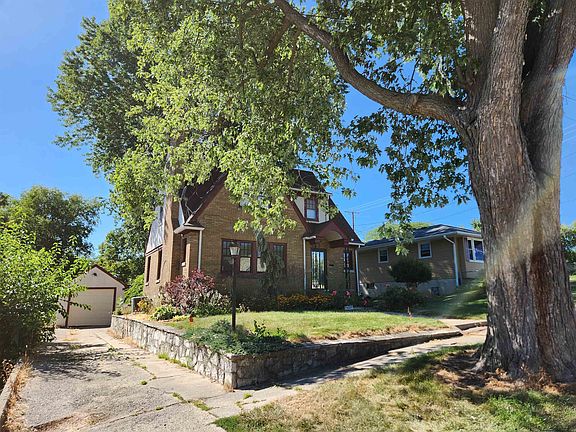 3rd image of 634 N Rockford Ave
