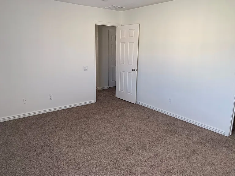 43589 W Cowpath Rd — Photo 12