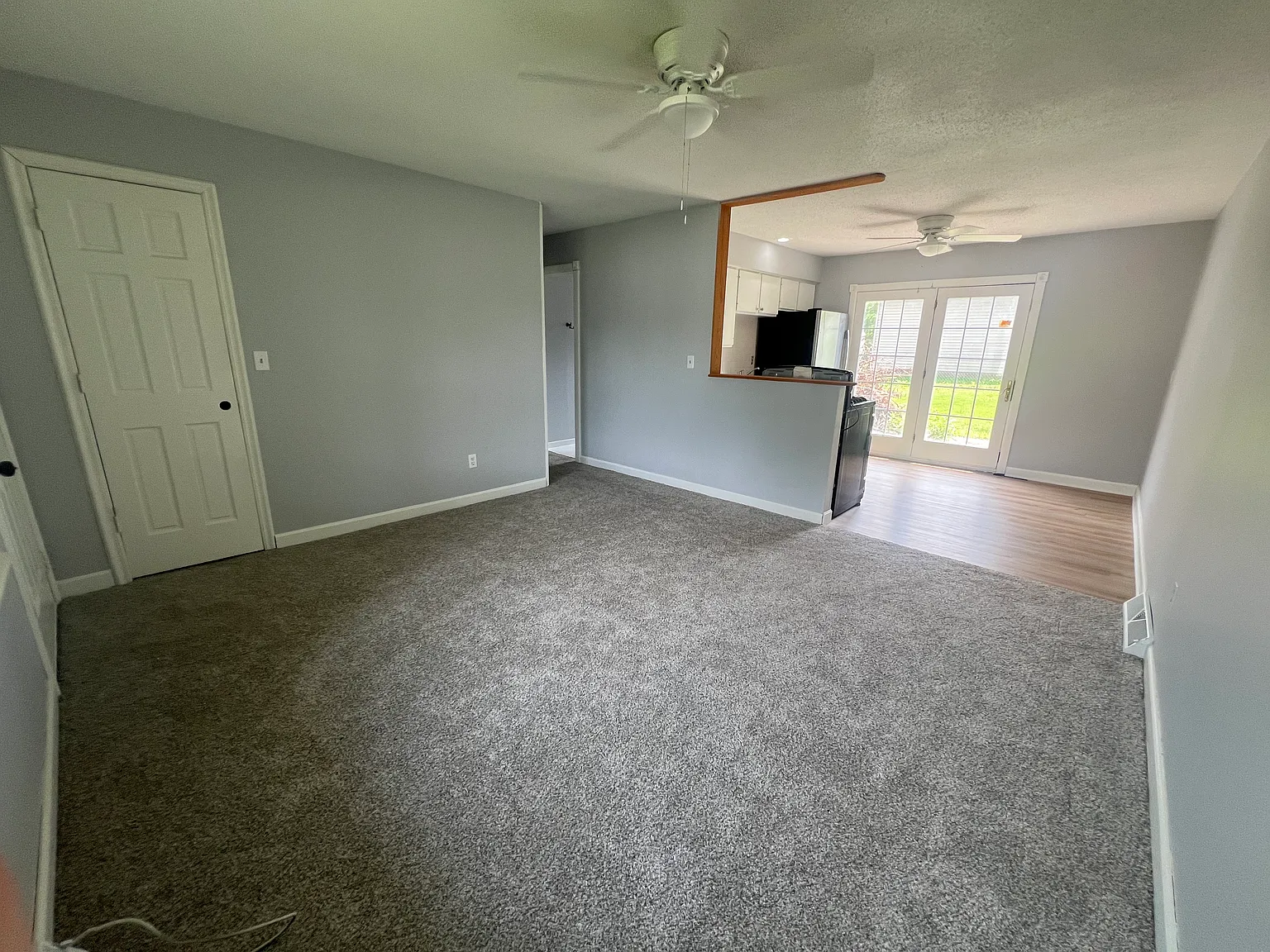 3 bed, 864 sqft, $1,500 — Photo 3