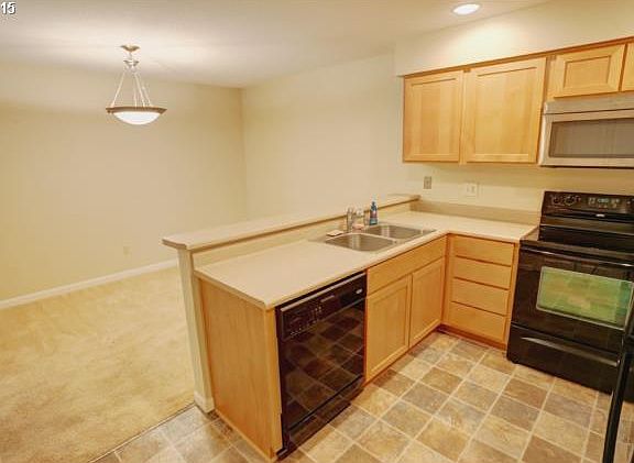 3rd image of 526 SE 157th Ave