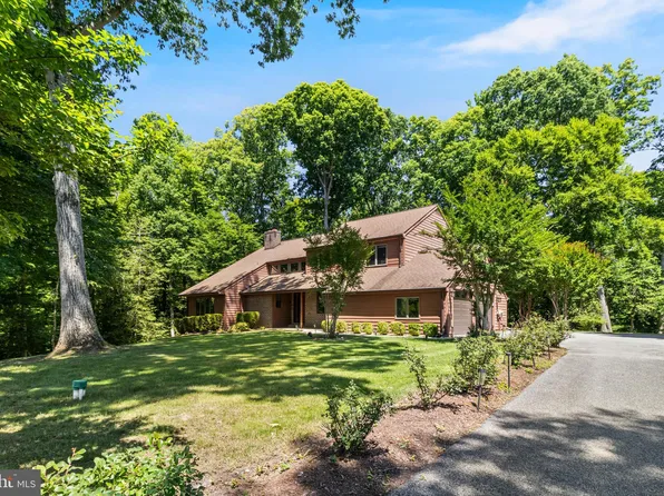 8150 Plowden Dr, La Plata, MD 20646