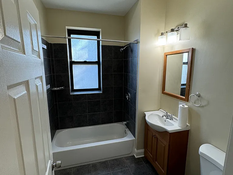 5222 S Wells St #2R — Photo 2