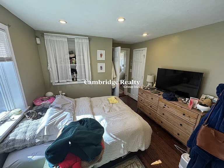 735 Somerville Ave #1T — Photo 4
