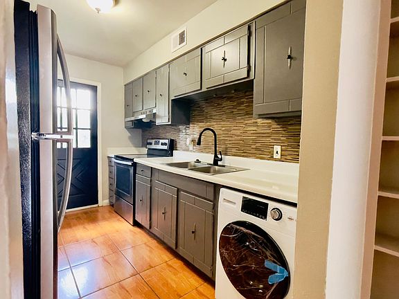 3rd image of 6611 Southpoint St APT 116