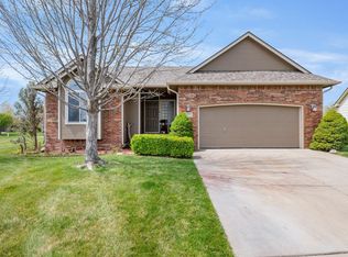 209 Oaktree Ct, Andover, KS 67002