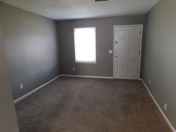 5th image of 300 College St APT A