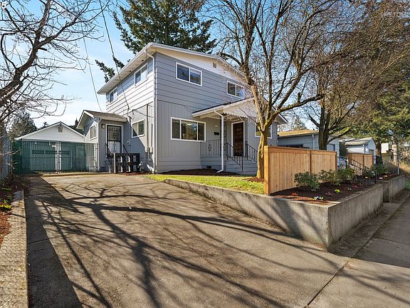 2nd image of 7528 SE Woodstock Blvd