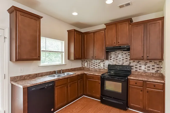 1479 Wilford Dr NE — Photo 11