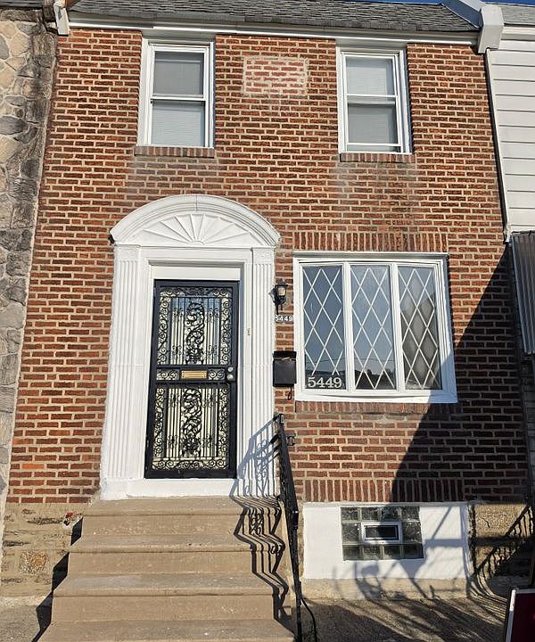 1st image of 5449 Claridge St