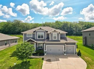 839 Creekmoor Pond Ln, Raymore, MO 64083