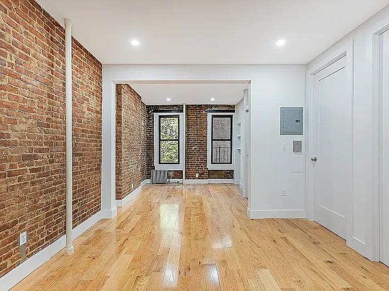 1711 2nd Ave #3S — Photo 3