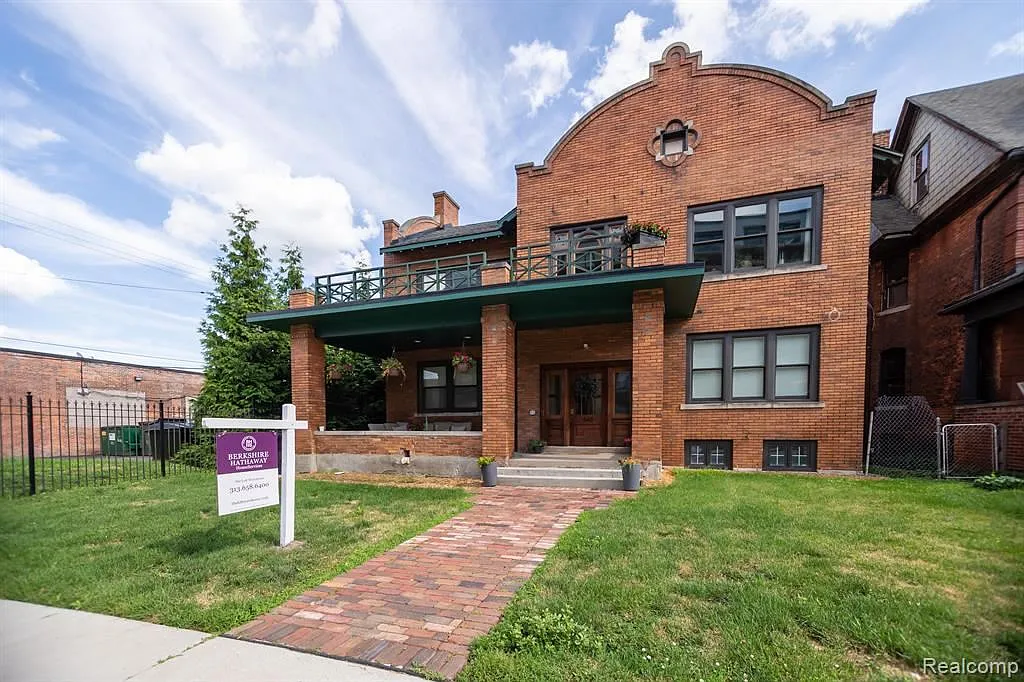 449 W Willis St #3 photo 1