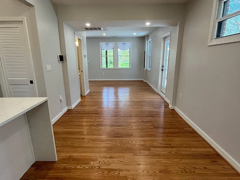 327 Whittier St NW #A — Photo 6