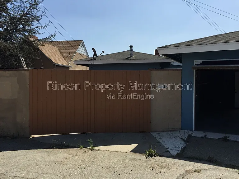 513 N North St — Photo 33