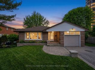 10 Duckworth St, Barrie, ON L4M 3V8
