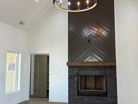 3rd image of 511 W Woodfin Dr