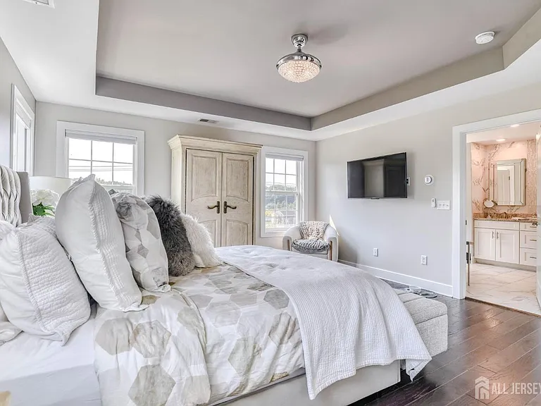 1529 Paxton Ln — Photo 12