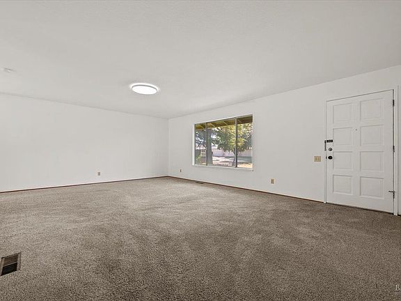 2nd image of 513 Myrtle Avenue