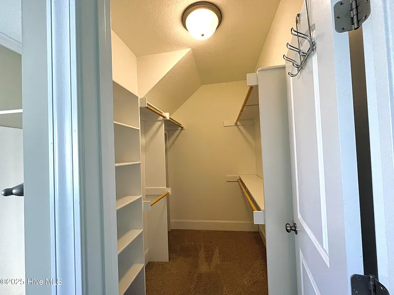 1860 Cambria Dr #B — Photo 12