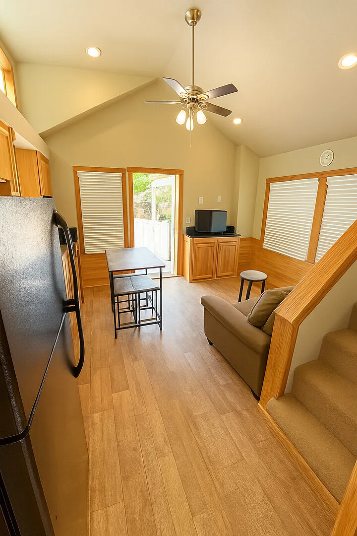 Tiny Cabin Escape 1BR + Loft - Lake Travis — Photo 3