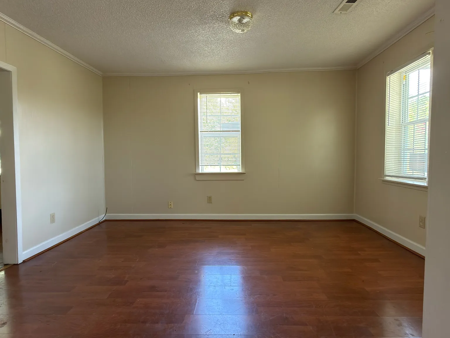 3 bed, 1358 sqft, $1,340 — Photo 4