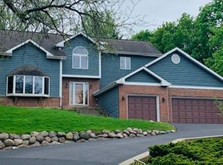 105 E Hillside Ave, Barrington, IL