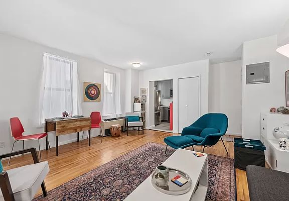 4th image of 571 Academy St APT 4A