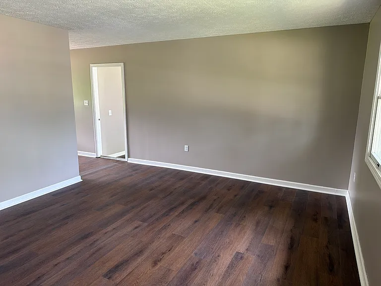 4979 Mercedes Dr — Photo 3