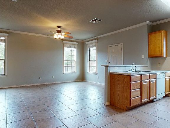 4th image of 101 Kleine Ln