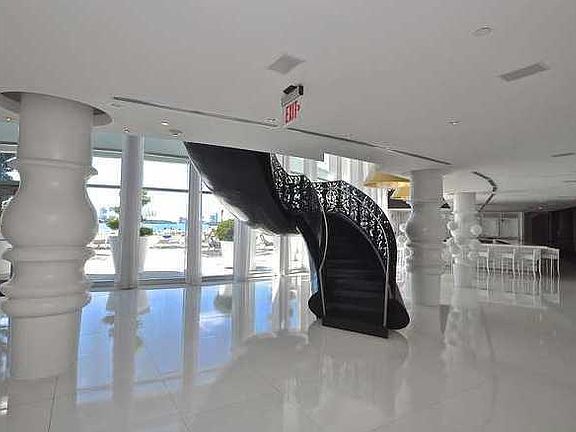 5th image of 1100 West Ave #901