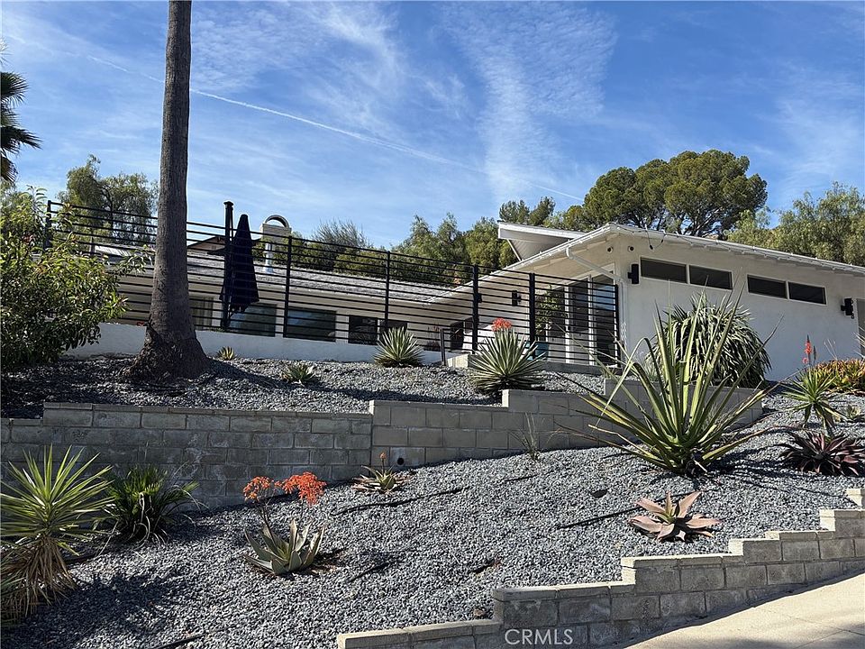 1st image of 648 Robin Glen Dr